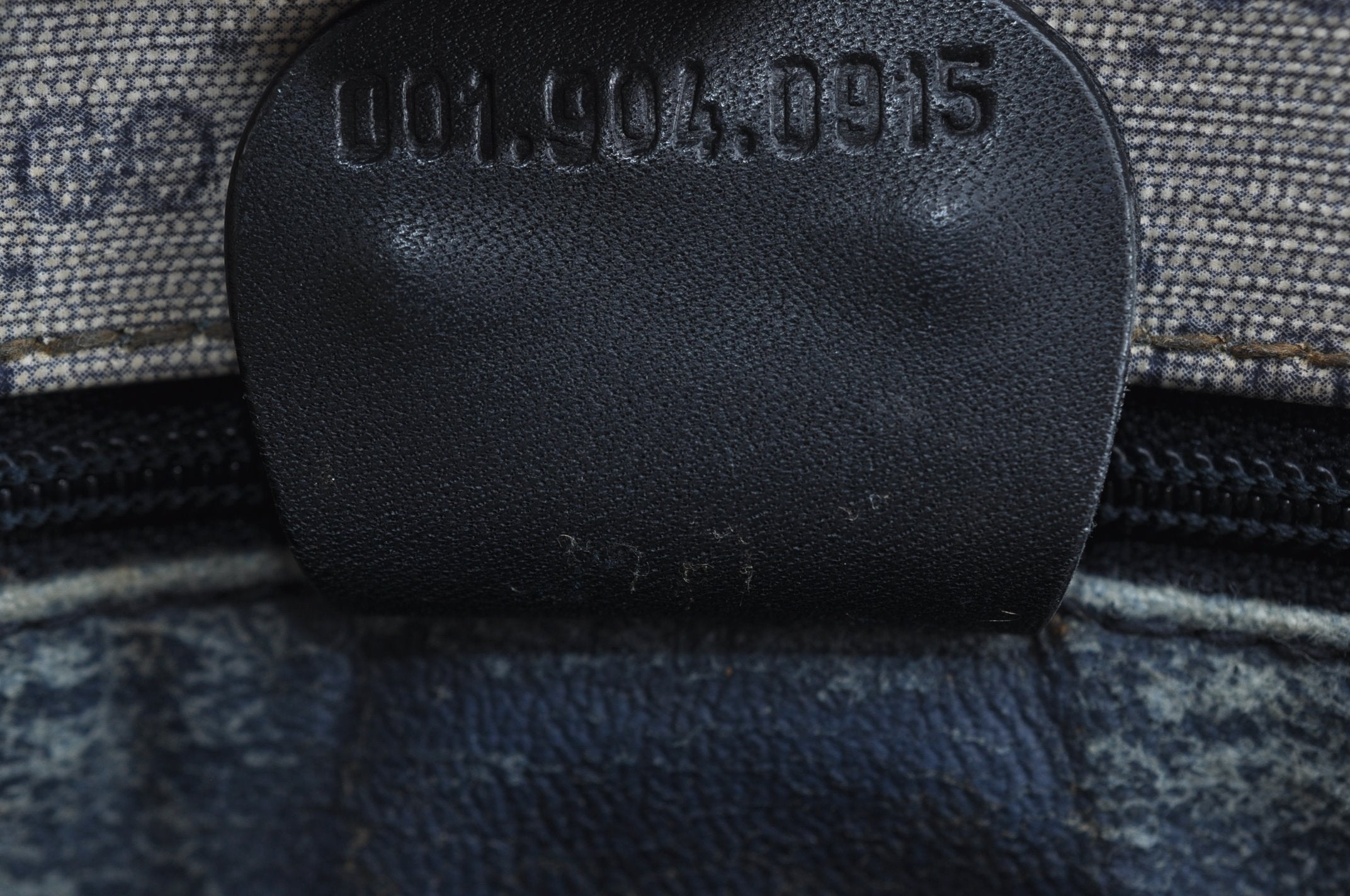 Authentic GUCCI Micro GG PVC Leather Shoulder Cross Body Bag Navy Blue 3696I