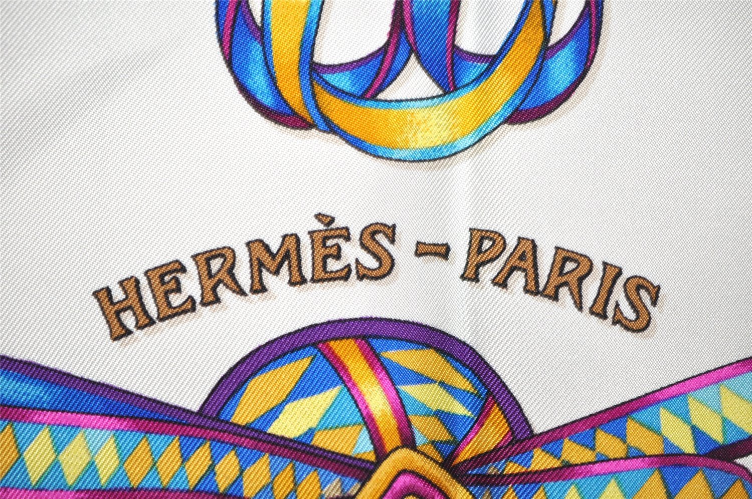 Authentic HERMES Carre 90 Scarf 