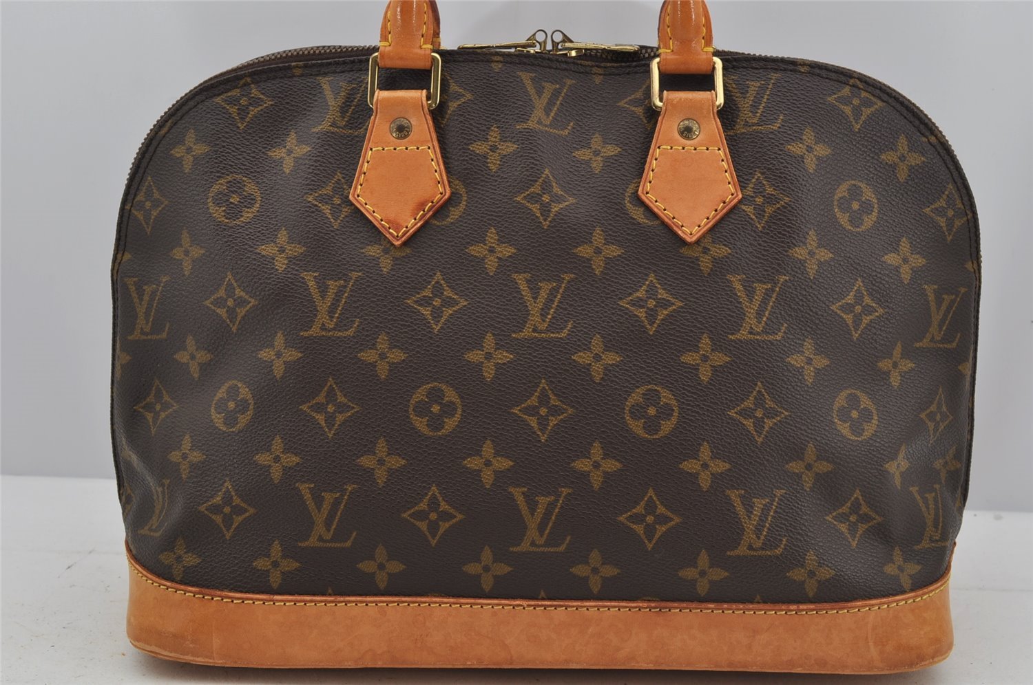 Authentic Louis Vuitton Monogram Alma Hand Bag Purse M51130 LV 3700J