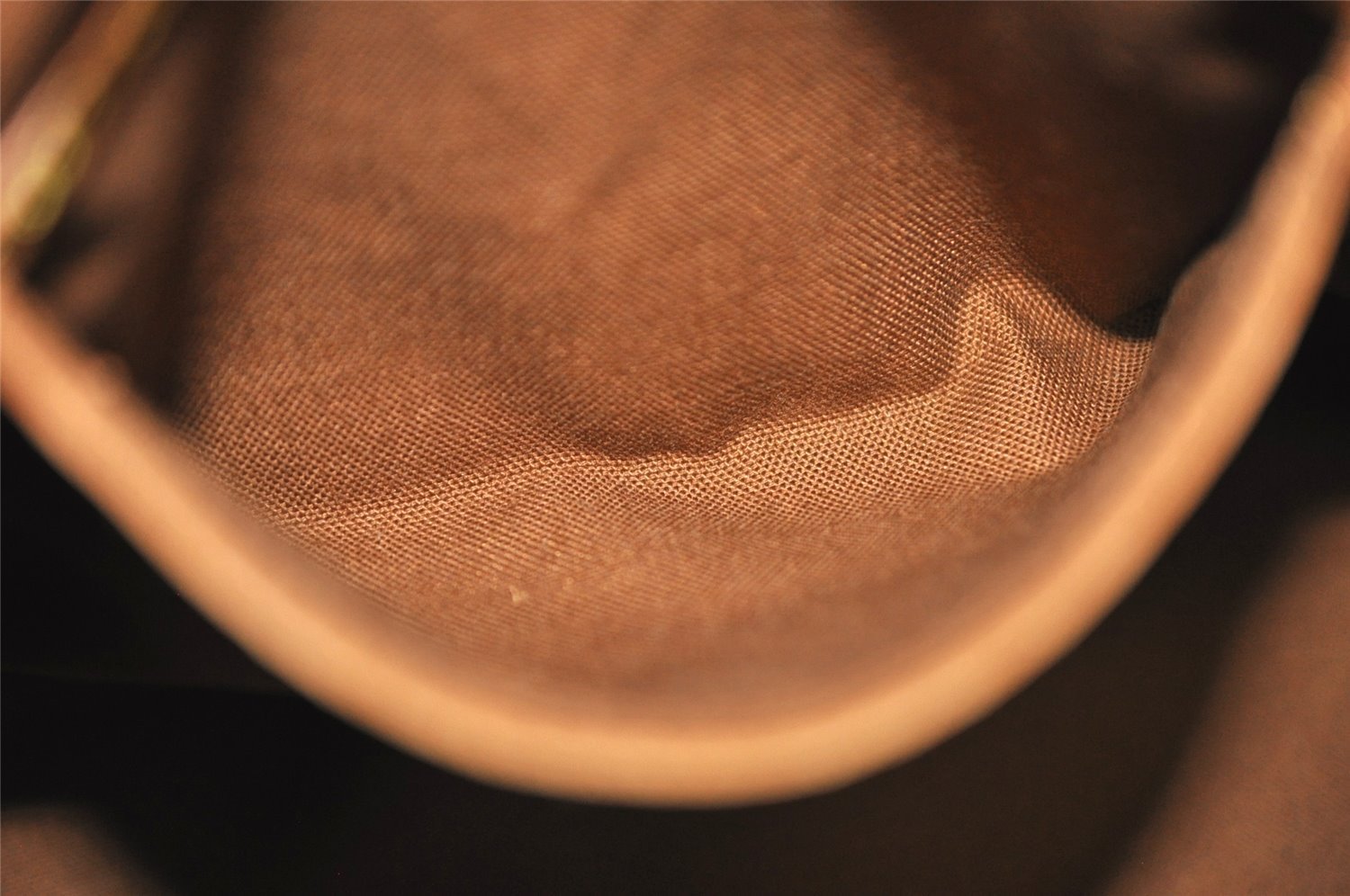 Authentic Louis Vuitton Monogram Alma Hand Bag Purse M51130 LV 3700J