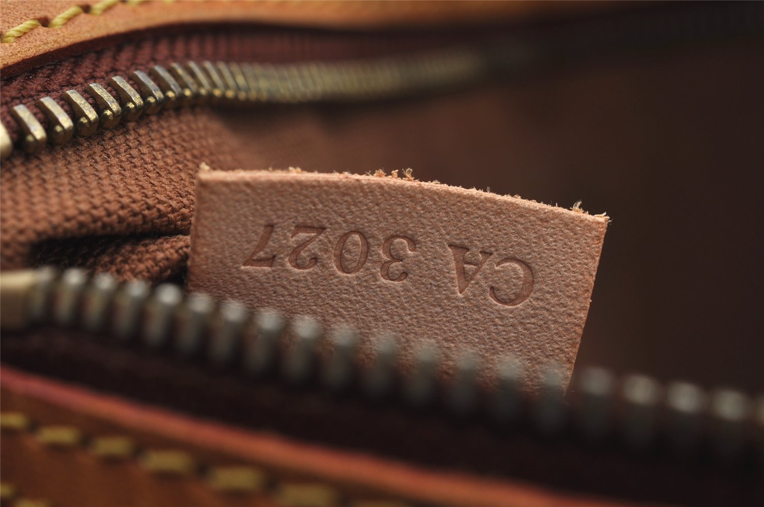 Authentic Louis Vuitton Monogram Batignolles Horizontal Tote Bag M51154 LV 3704J