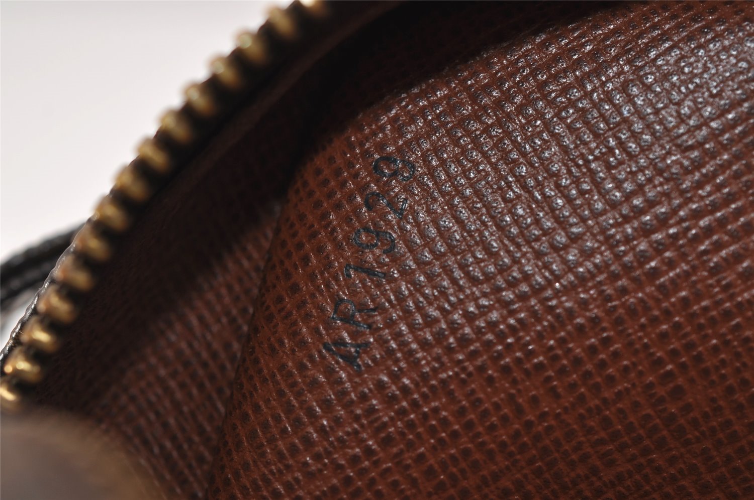 Authentic Louis Vuitton Monogram Amazone Shoulder Cross Body Bag M45236 LV 3706J