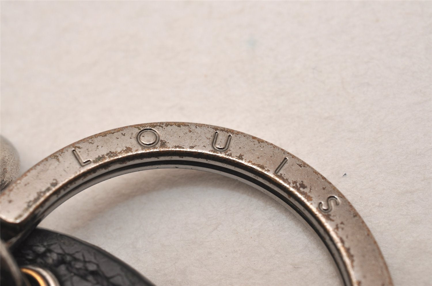 Auth Louis Vuitton Taiga Porte Cles Circle Eyelet Key Ring Black M64171 LV 3710J