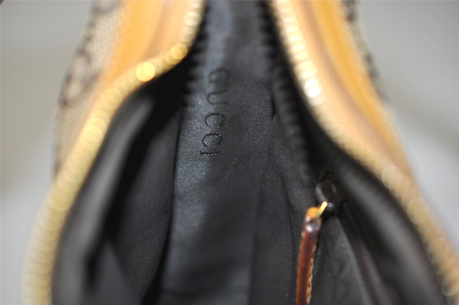Authentic GUCCI Shoulder Hand Bag Purse GG Canvas Leather 0013812 Brown 3714K