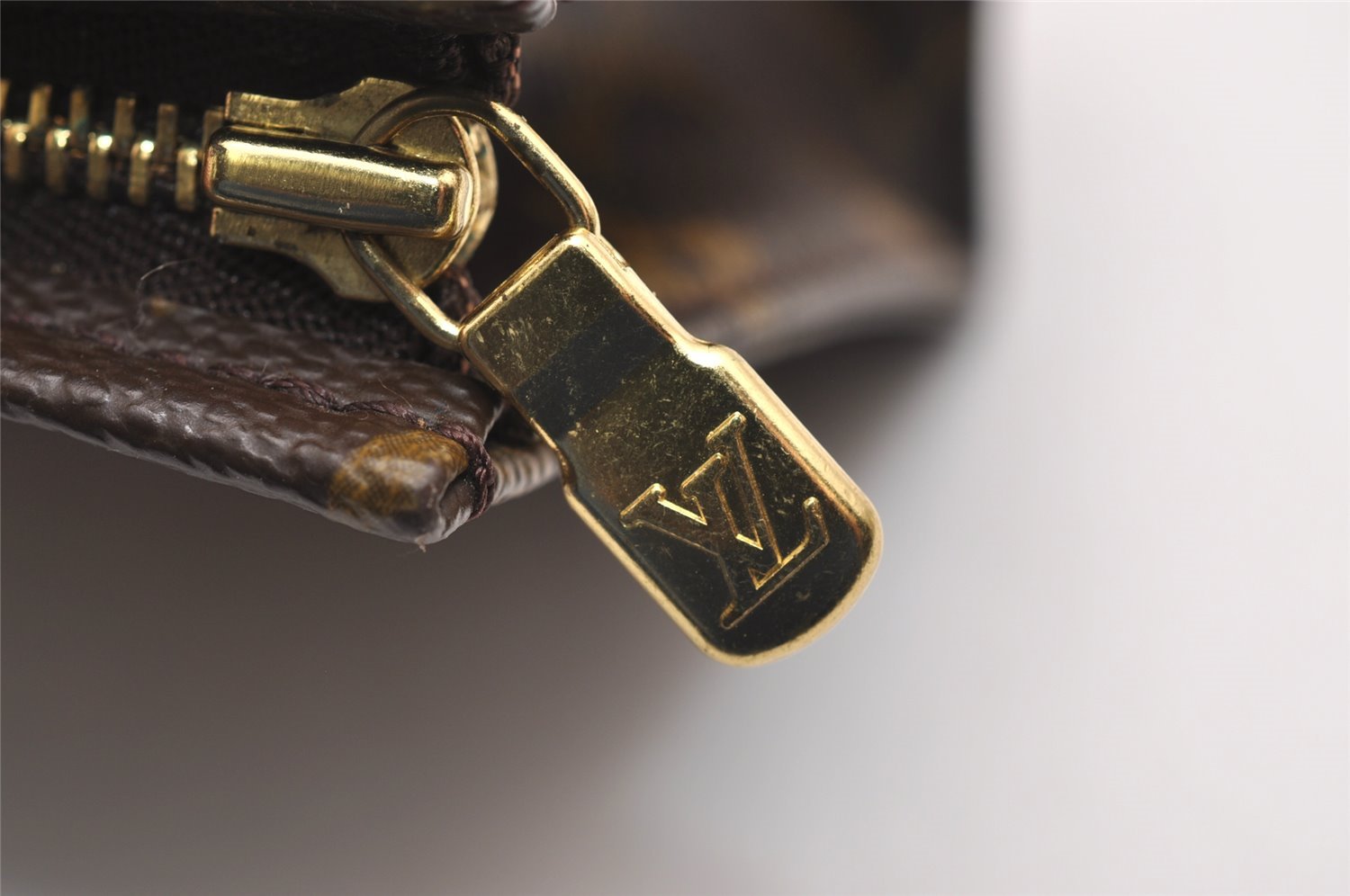 Auth Louis Vuitton Monogram Poche Toilette 15 M47546 Cosmetics Pouch Junk 3716J