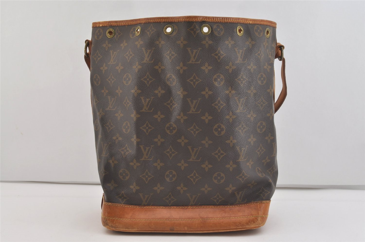 Authentic Louis Vuitton Monogram Noe Shoulder Drawstring Bag M42224 LV 3717J