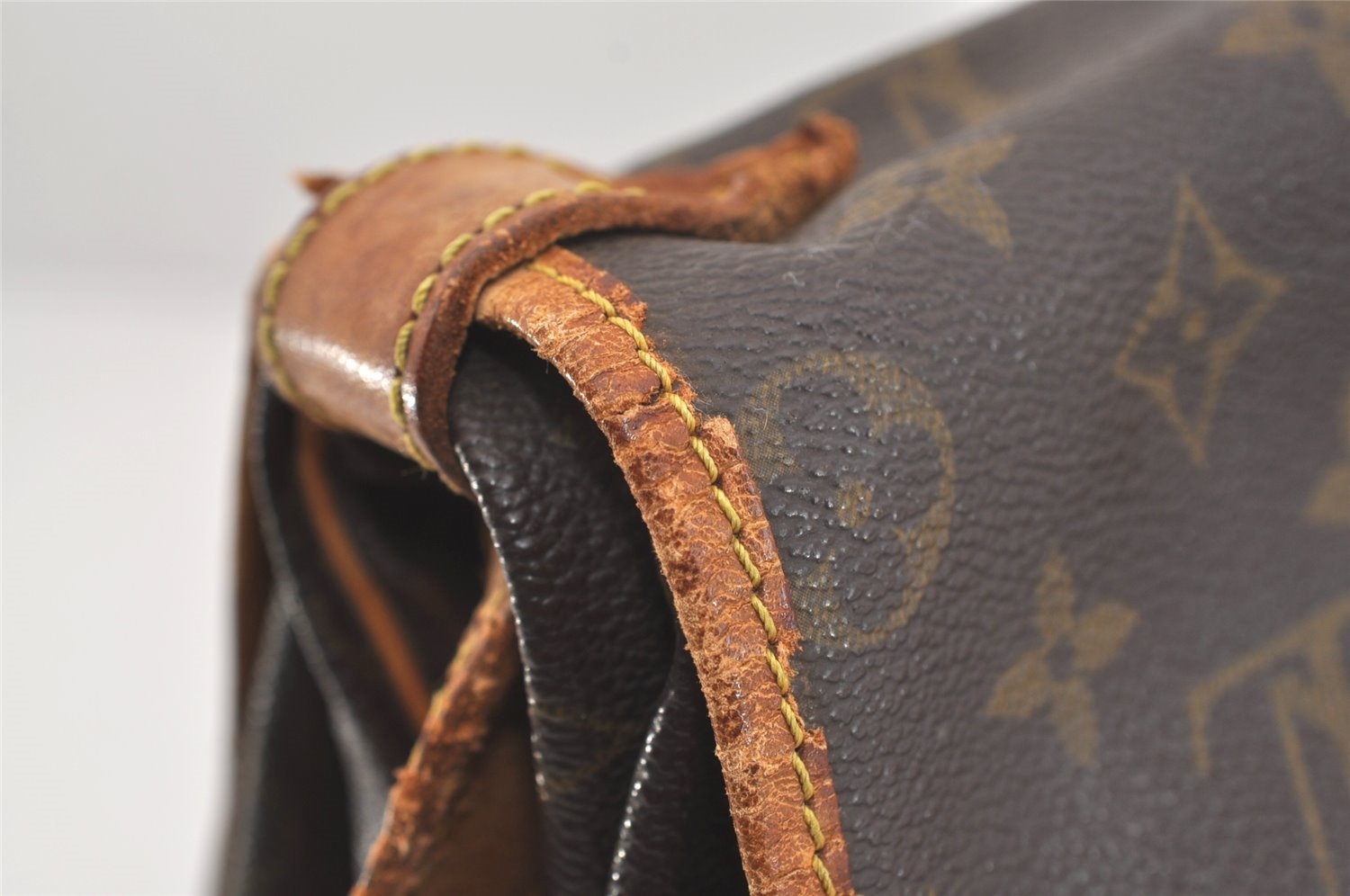 Authentic Louis Vuitton Monogram Saumur 35 Shoulder Cross Bag M42254 LV 3721J