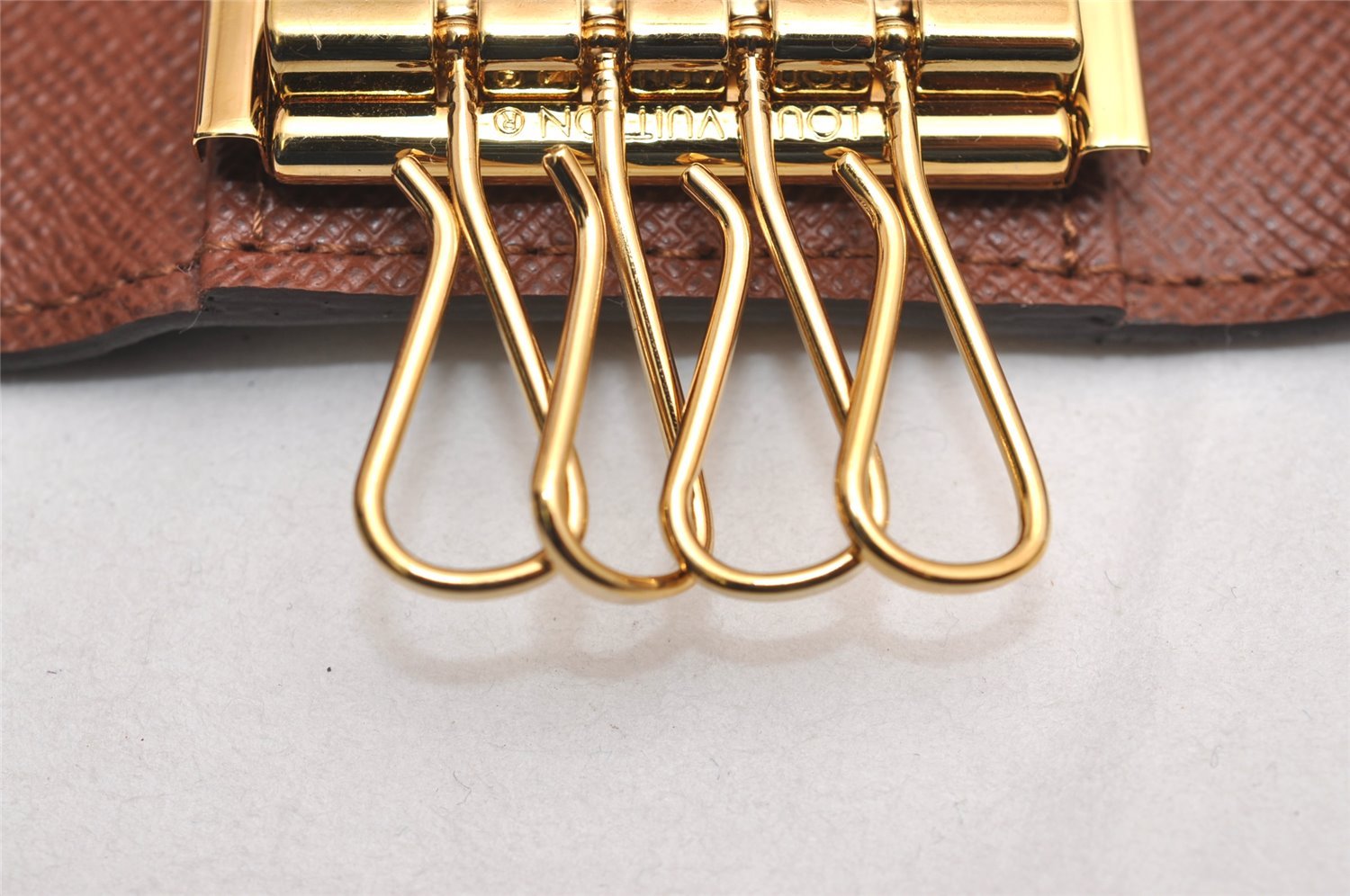 Auth Louis Vuitton Monogram Multicles 4 Four Hooks Key Case M62631 Box 3729J
