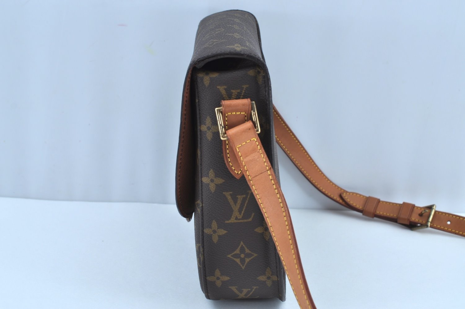 Authentic Louis Vuitton Monogram Saint Cloud GM M51242 Shoulder Cross Bag 3747G