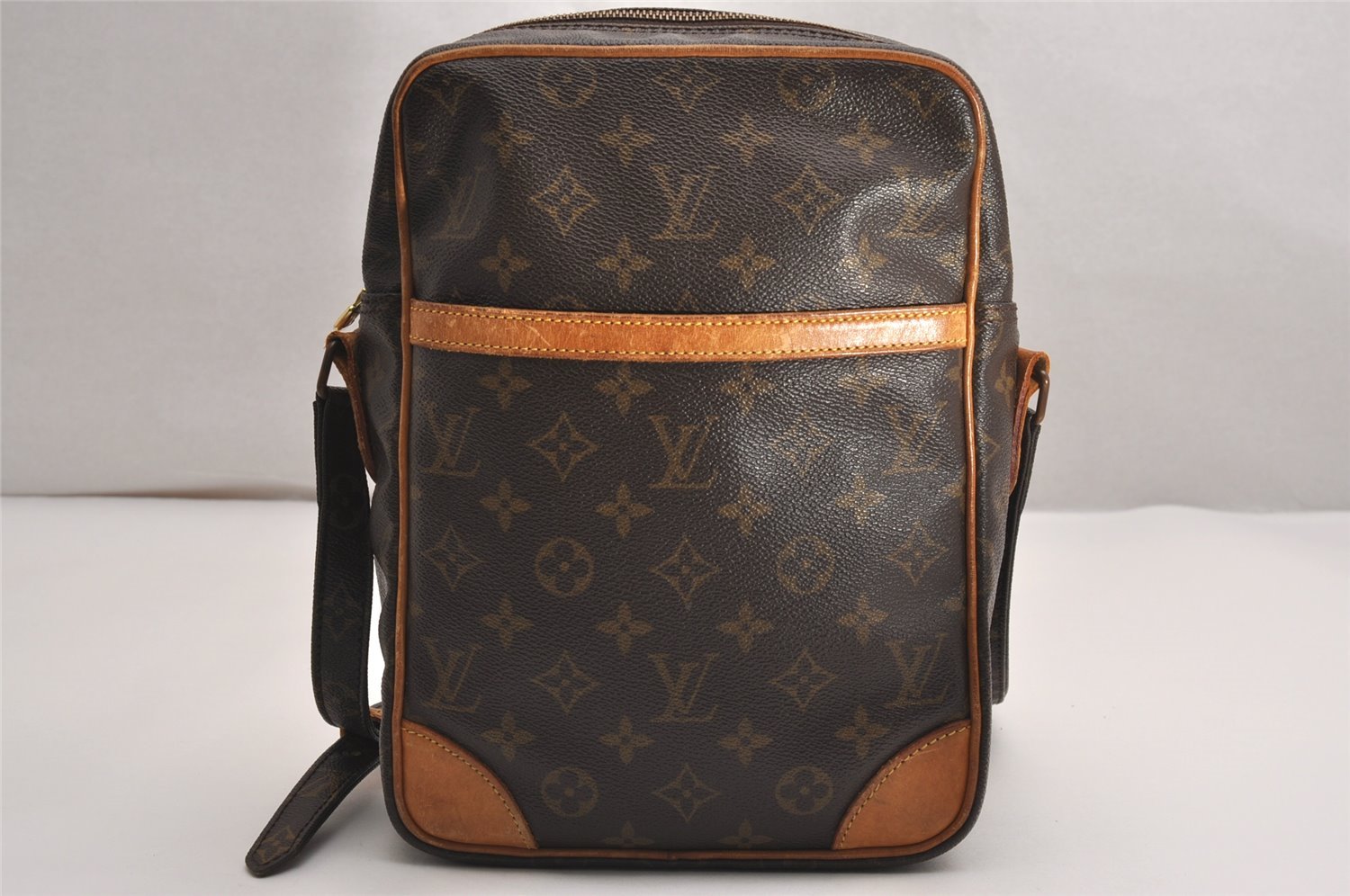 Authentic Louis Vuitton Monogram Danube GM Shoulder Cross Bag M45262 LV 3748J