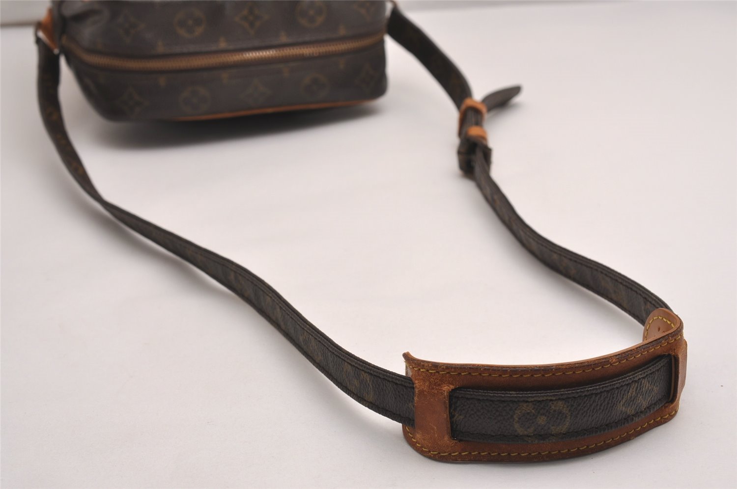 Authentic Louis Vuitton Monogram Danube GM Shoulder Cross Bag M45262 LV 3748J