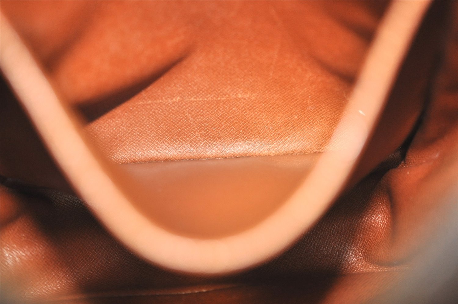 Authentic Louis Vuitton Monogram Danube GM Shoulder Cross Bag M45262 LV 3748J