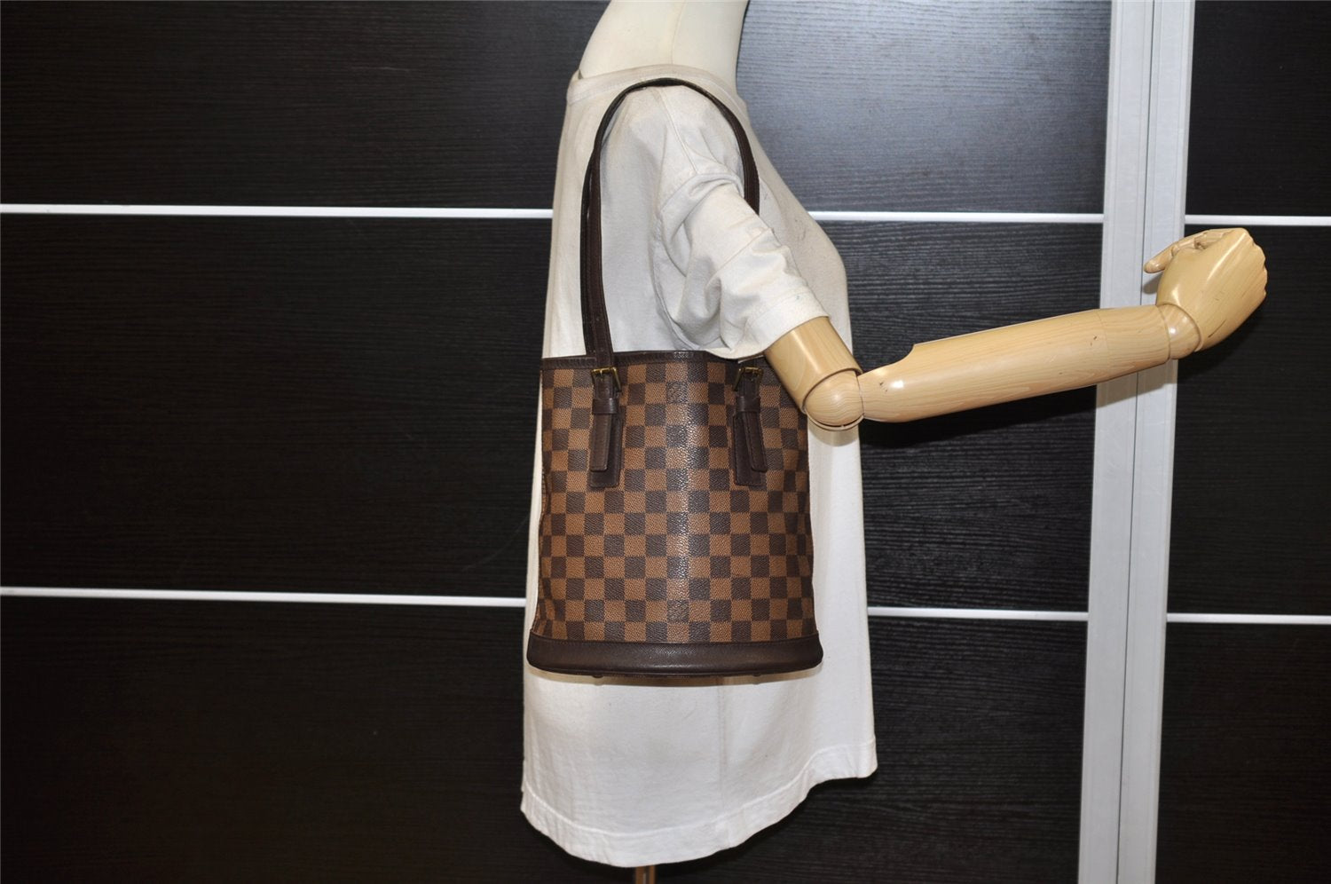 Authentic Louis Vuitton Damier Marais Bucket Shoulder Tote Bag N42240 LV 3749K