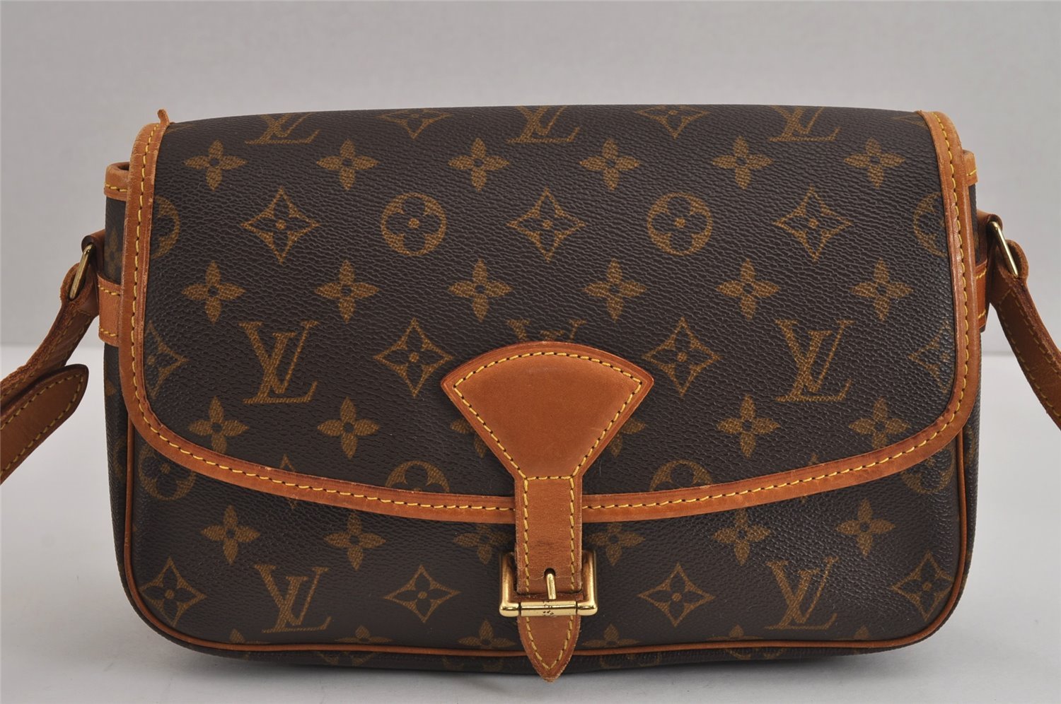 Authentic Louis Vuitton Monogram Sologne Shoulder Cross Body Bag M42250 LV 3750J
