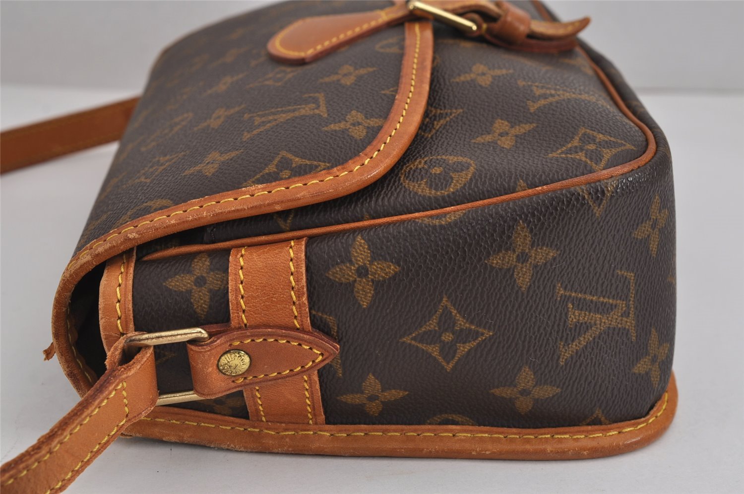 Authentic Louis Vuitton Monogram Sologne Shoulder Cross Body Bag M42250 LV 3750J