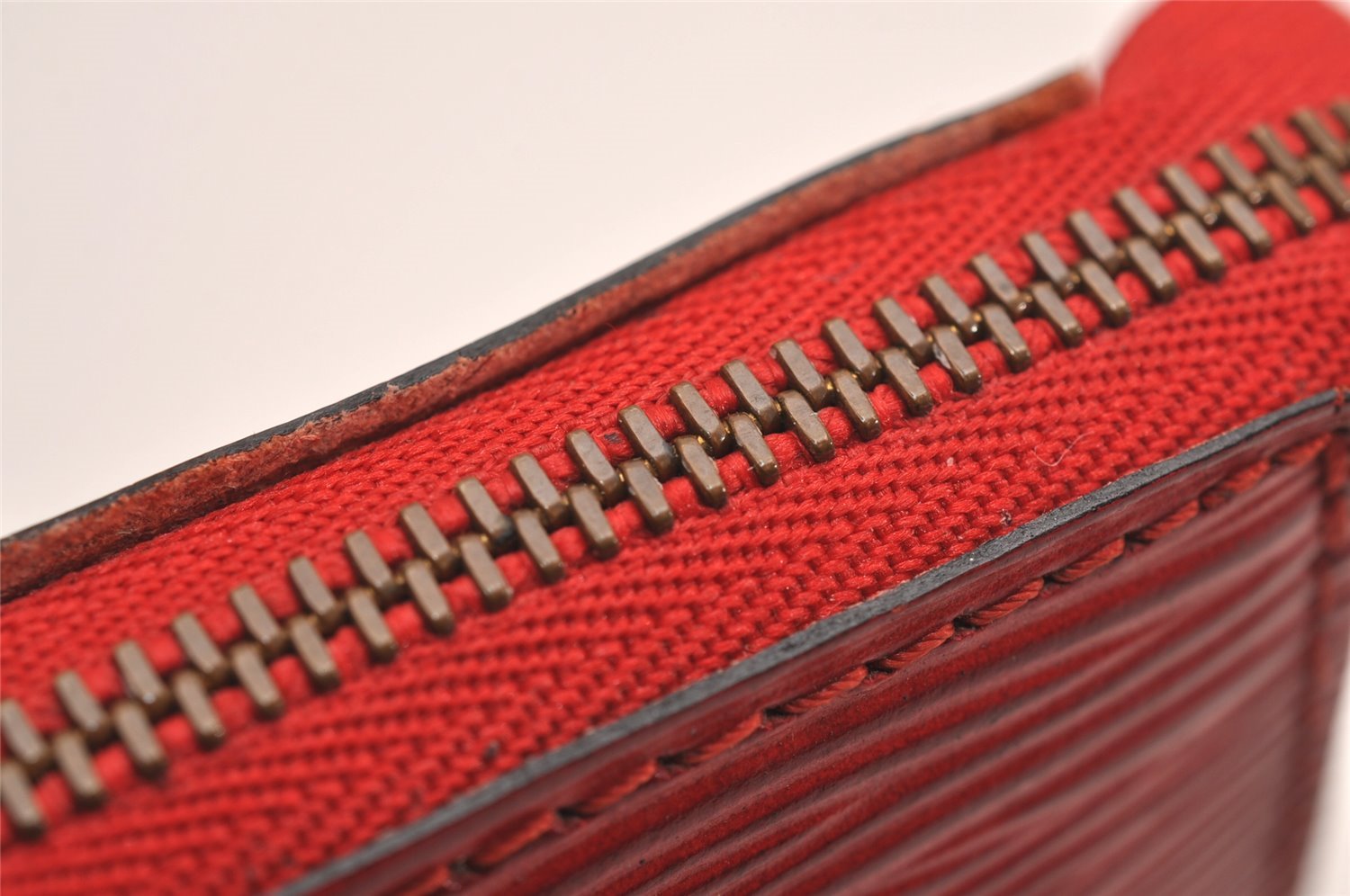 Authentic Louis Vuitton Epi Pochette Accessoires Pouch M5298M Red LV Junk 3755J