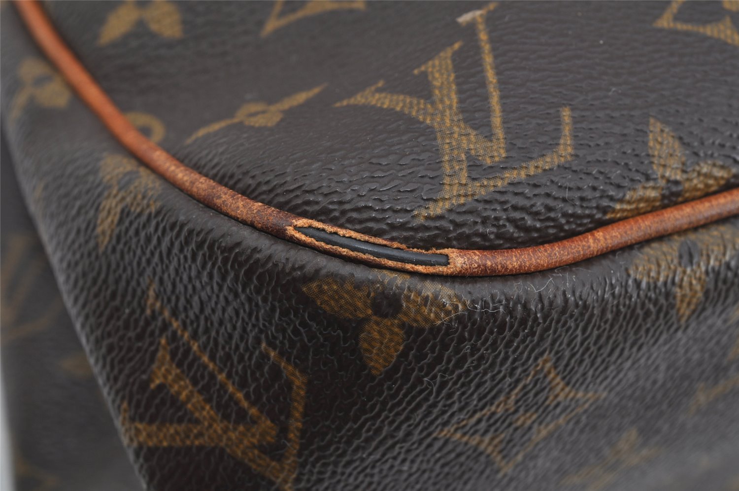 Authentic Louis Vuitton Monogram Batignolles Horizontal Tote Bag M51154 LV 3767J