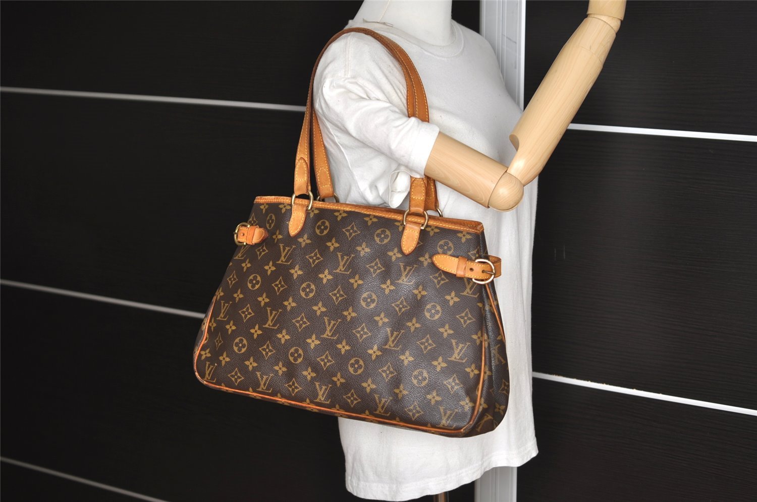 Authentic Louis Vuitton Monogram Batignolles Horizontal Tote Bag M51154 LV 3767J