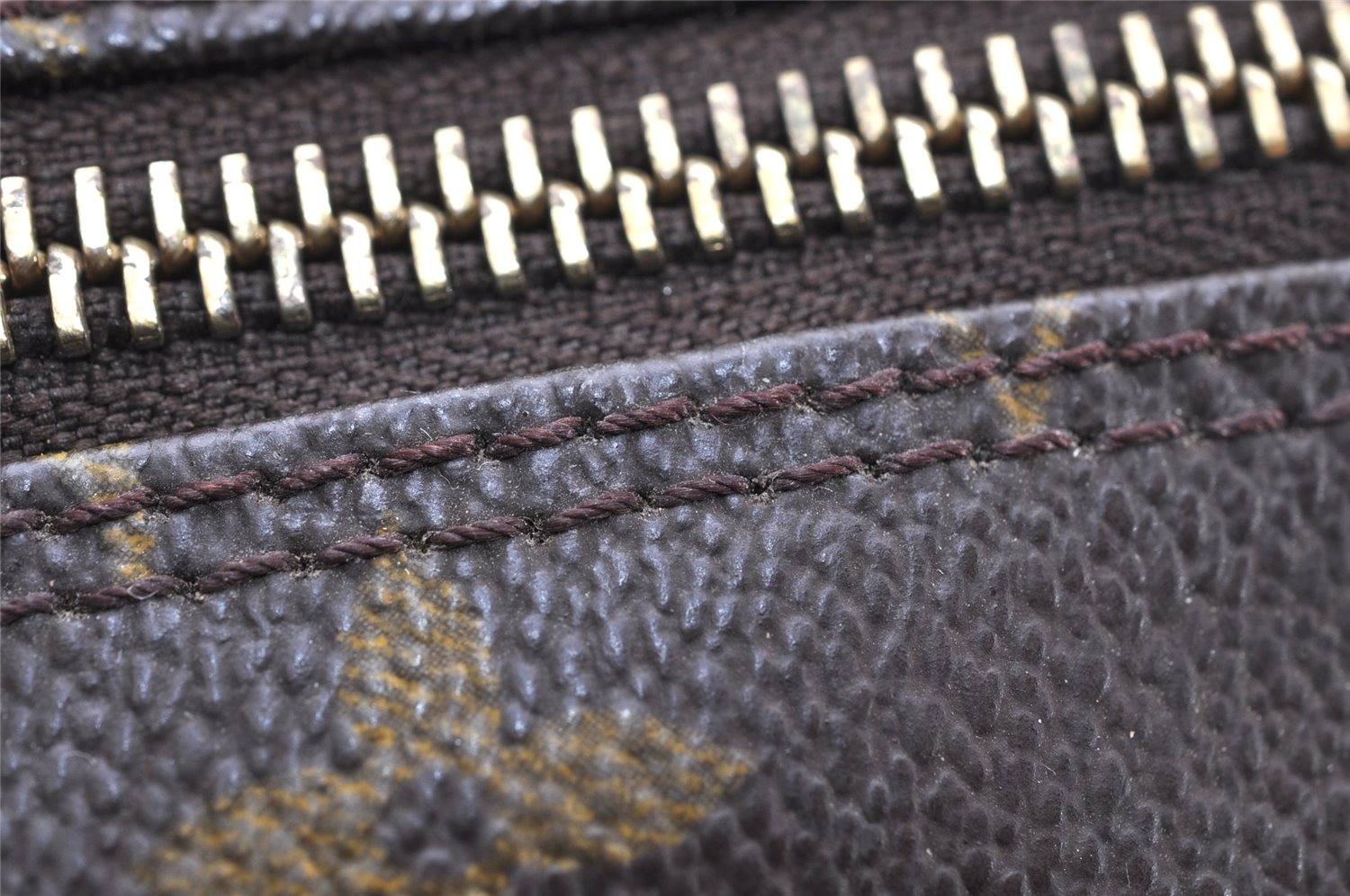 Auth Louis Vuitton Monogram Trousse Toilette 28 Clutch Hand Bag M47522 LV 3768K