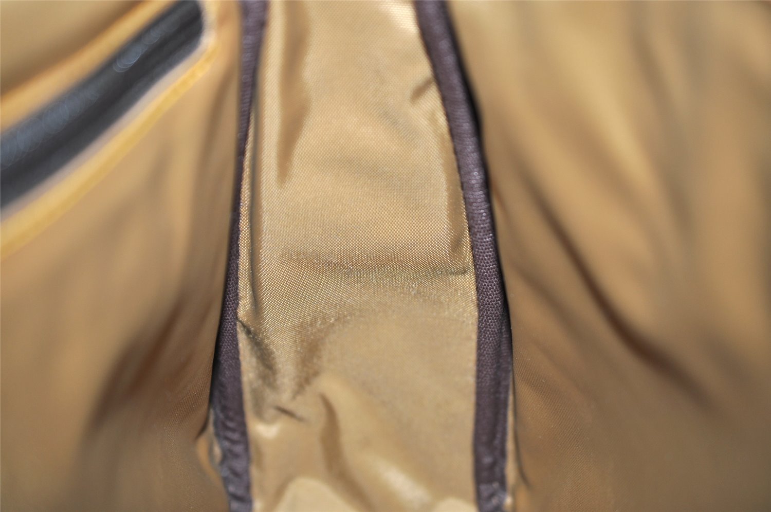 Authentic HUNTING WORLD Shoulder Bag Battue Cloth Nylon Leather Khaki 3774K