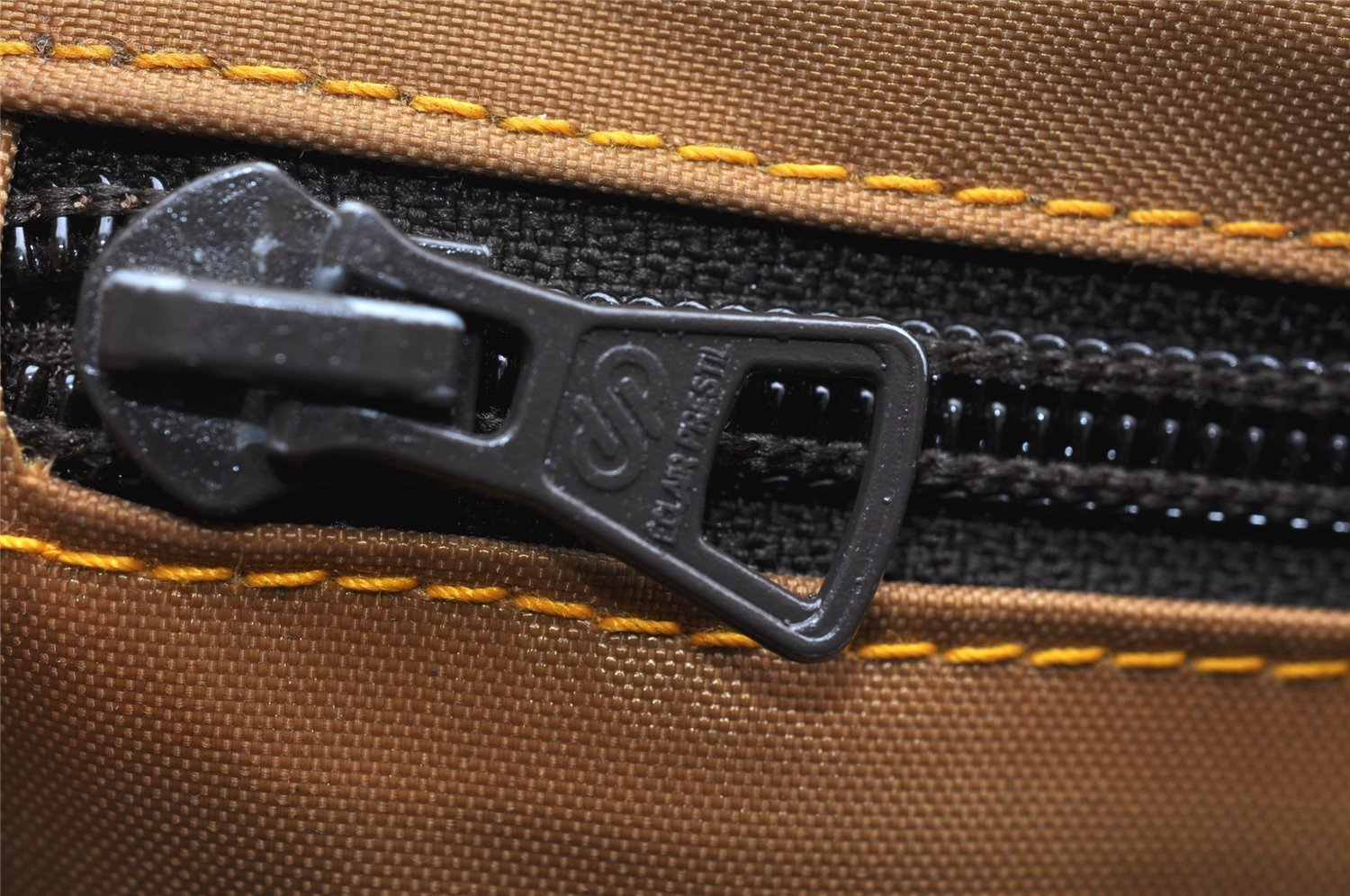 Authentic HUNTING WORLD Shoulder Bag Battue Cloth Nylon Leather Khaki 3774K