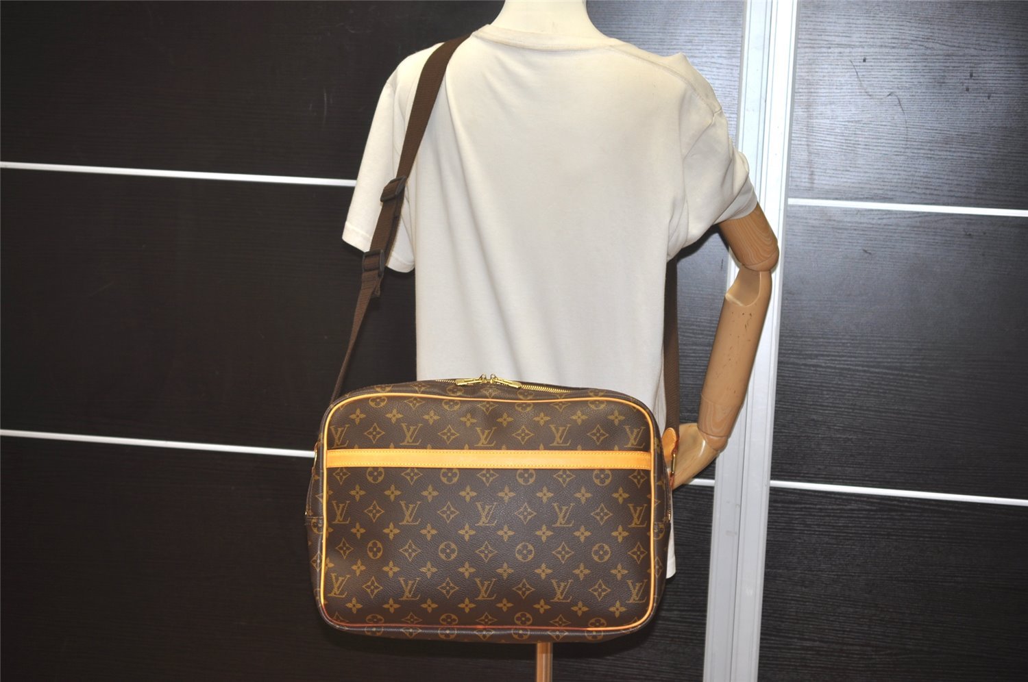 Authentic Louis Vuitton Monogram Reporter GM Shoulder Cross Bag M45252 LV 3775J