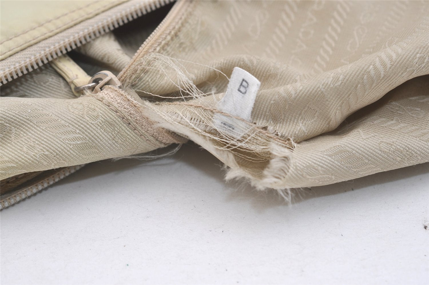 Authentic PRADA Nylon Tessuto Leather Shoulder Cross Body Bag Purse White 3791J