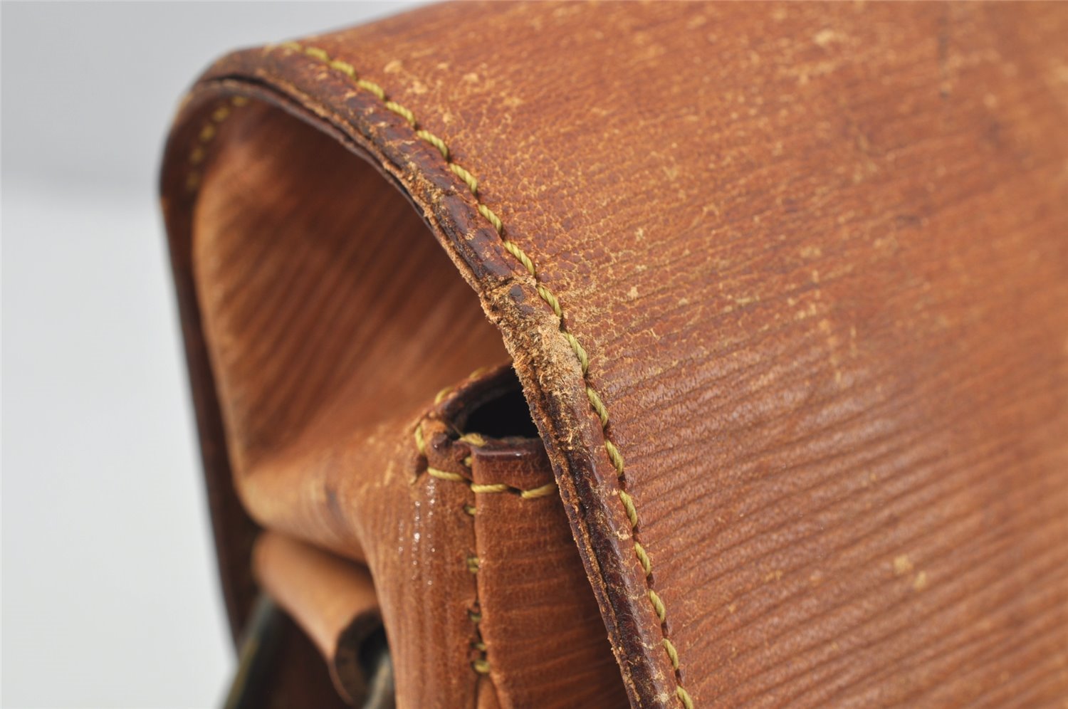 Authentic Louis Vuitton Epi Cartouchiere MM Shoulder Bag Beige M52246 Junk 3796I