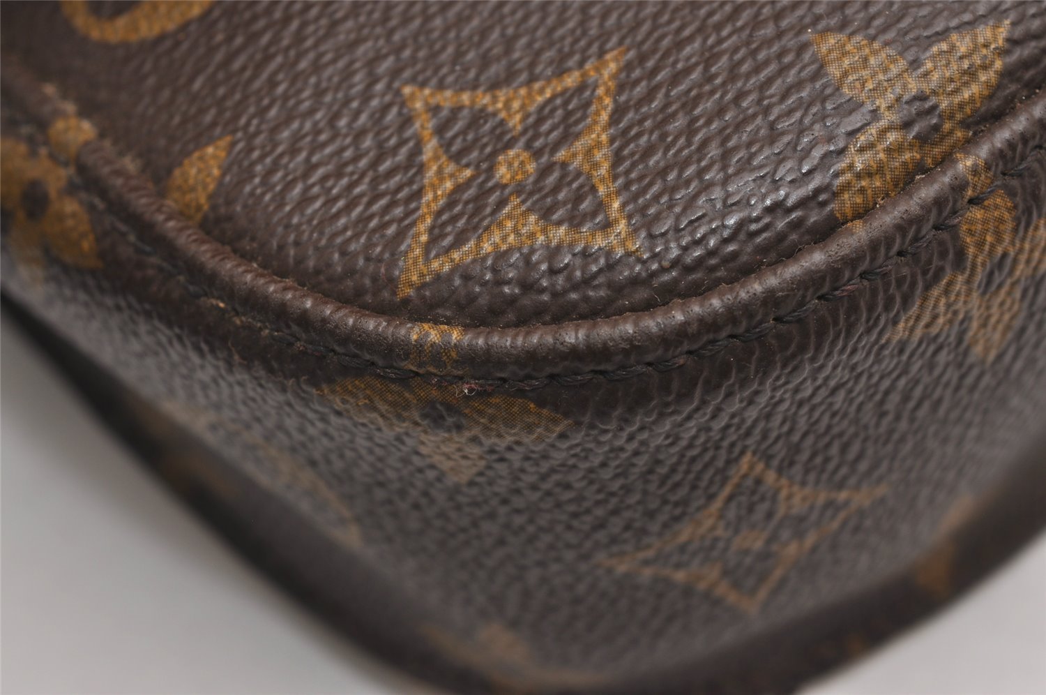 Authentic Louis Vuitton Monogram Saint Cloud MM M51243 Shoulder Bag Junk 3796J