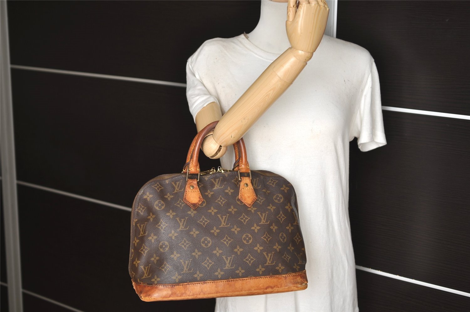 Authentic Louis Vuitton Monogram Alma Hand Bag Purse M51130 LV Junk 3797J
