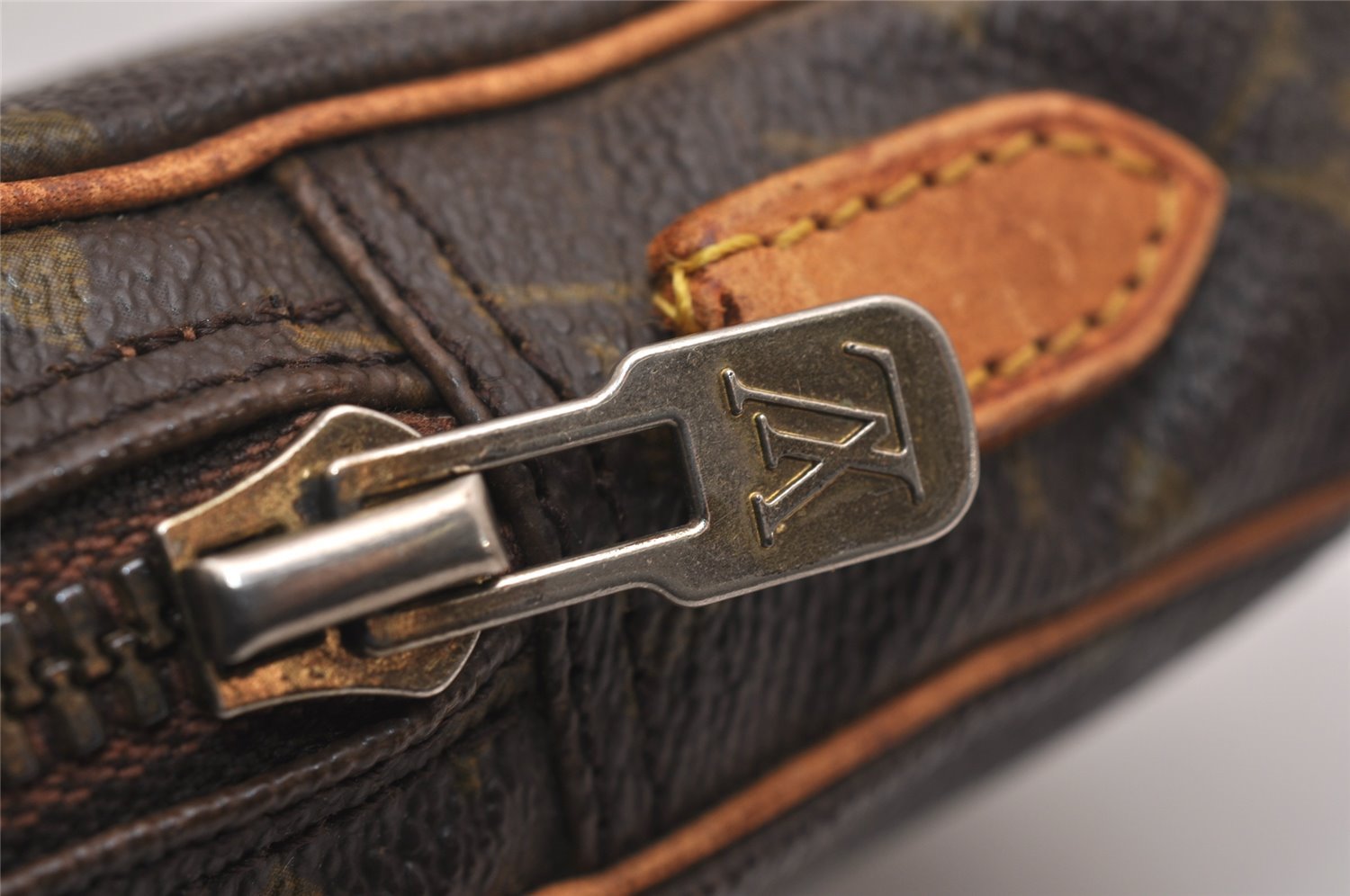 Auth Louis Vuitton Monogram Mini Poche Danube Shoulder Bag M45268 Junk 3798J