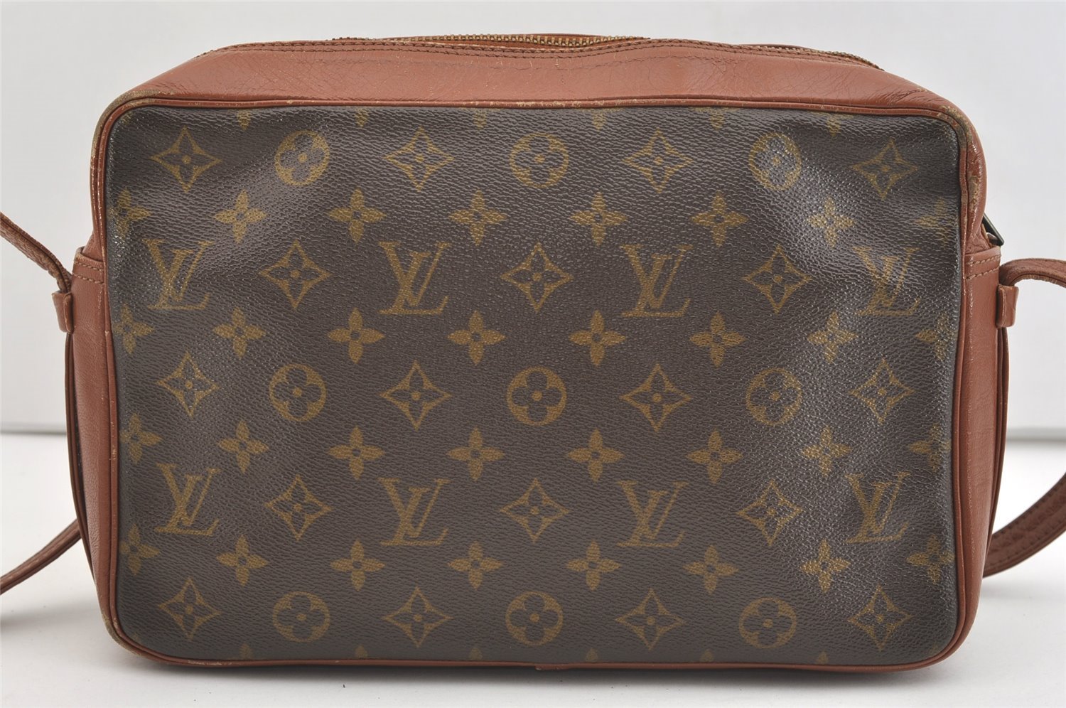 Authentic Louis Vuitton Monogram Sac Bandouliere 30 Shoulder Bag Old Model 3801J