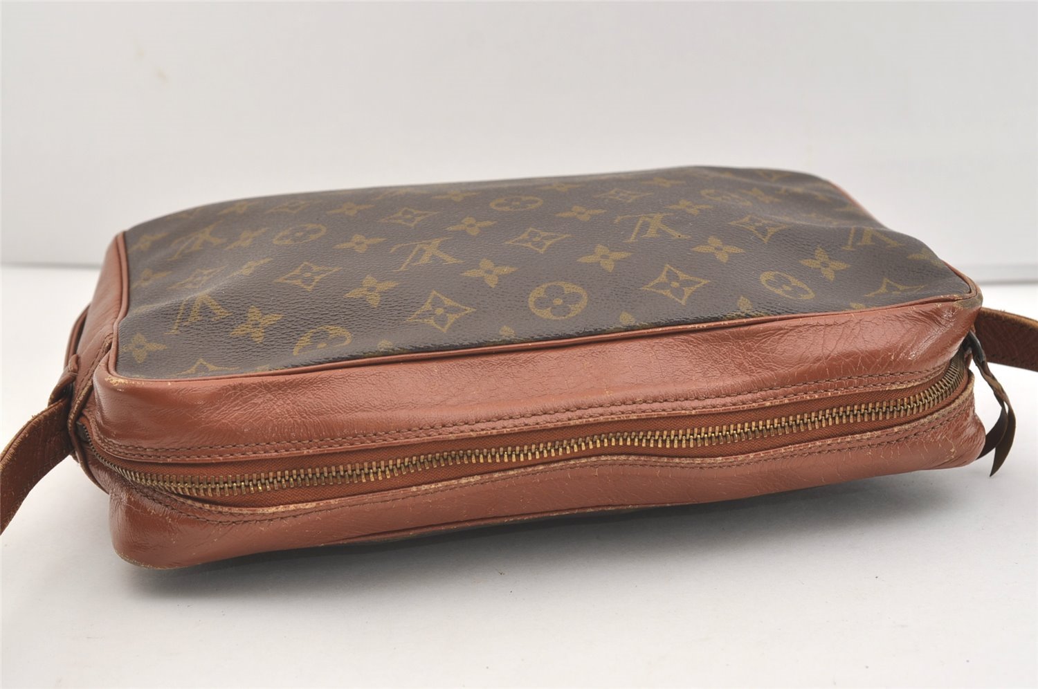 Authentic Louis Vuitton Monogram Sac Bandouliere 30 Shoulder Bag Old Model 3801J