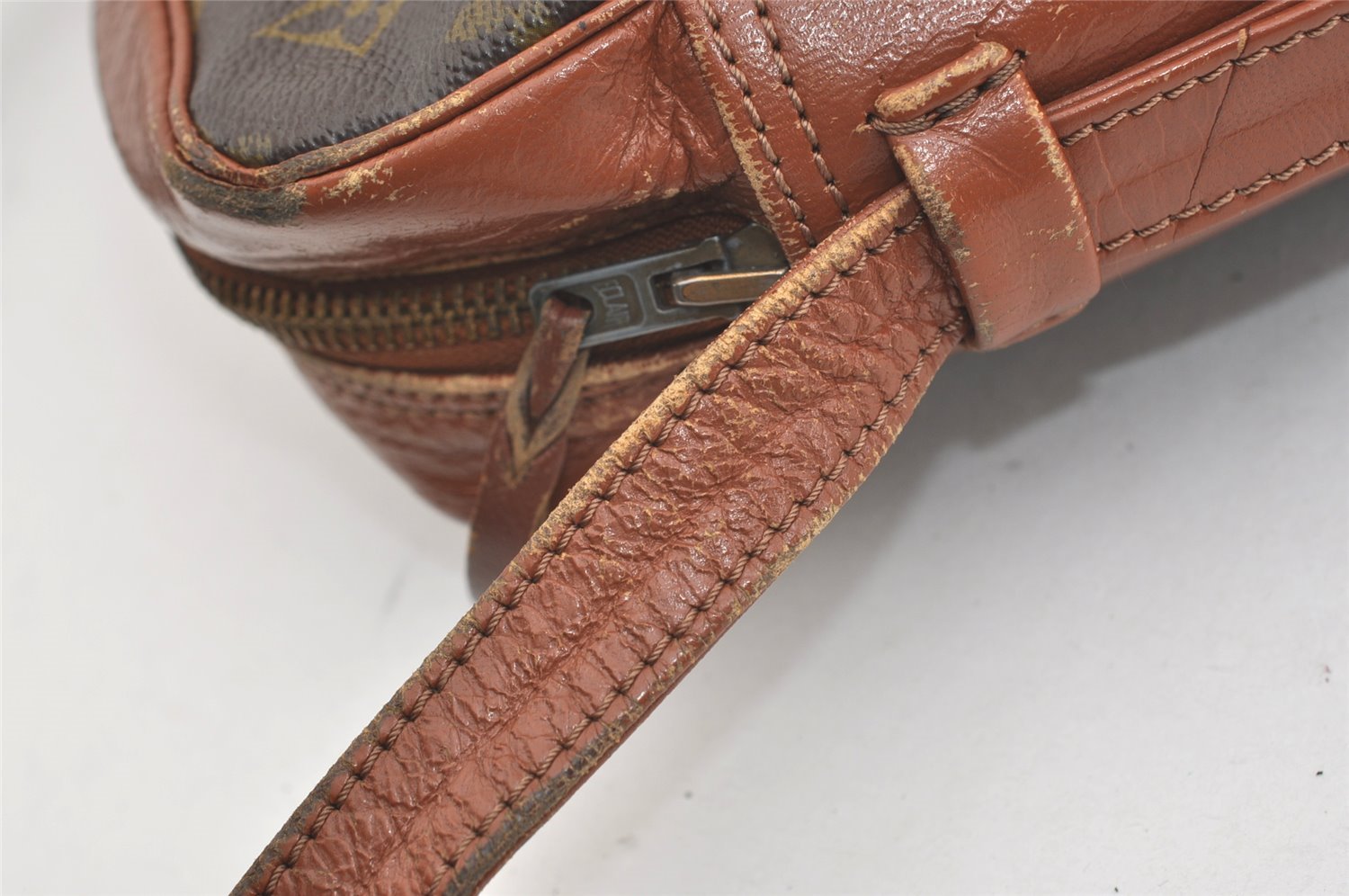 Authentic Louis Vuitton Monogram Sac Bandouliere 30 Shoulder Bag Old Model 3801J