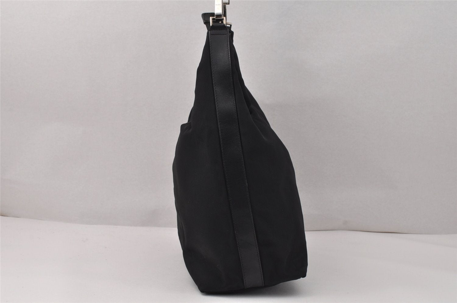Authentic GUCCI Vintage Shoulder Hand Bag Nylon Leather Black 3821K