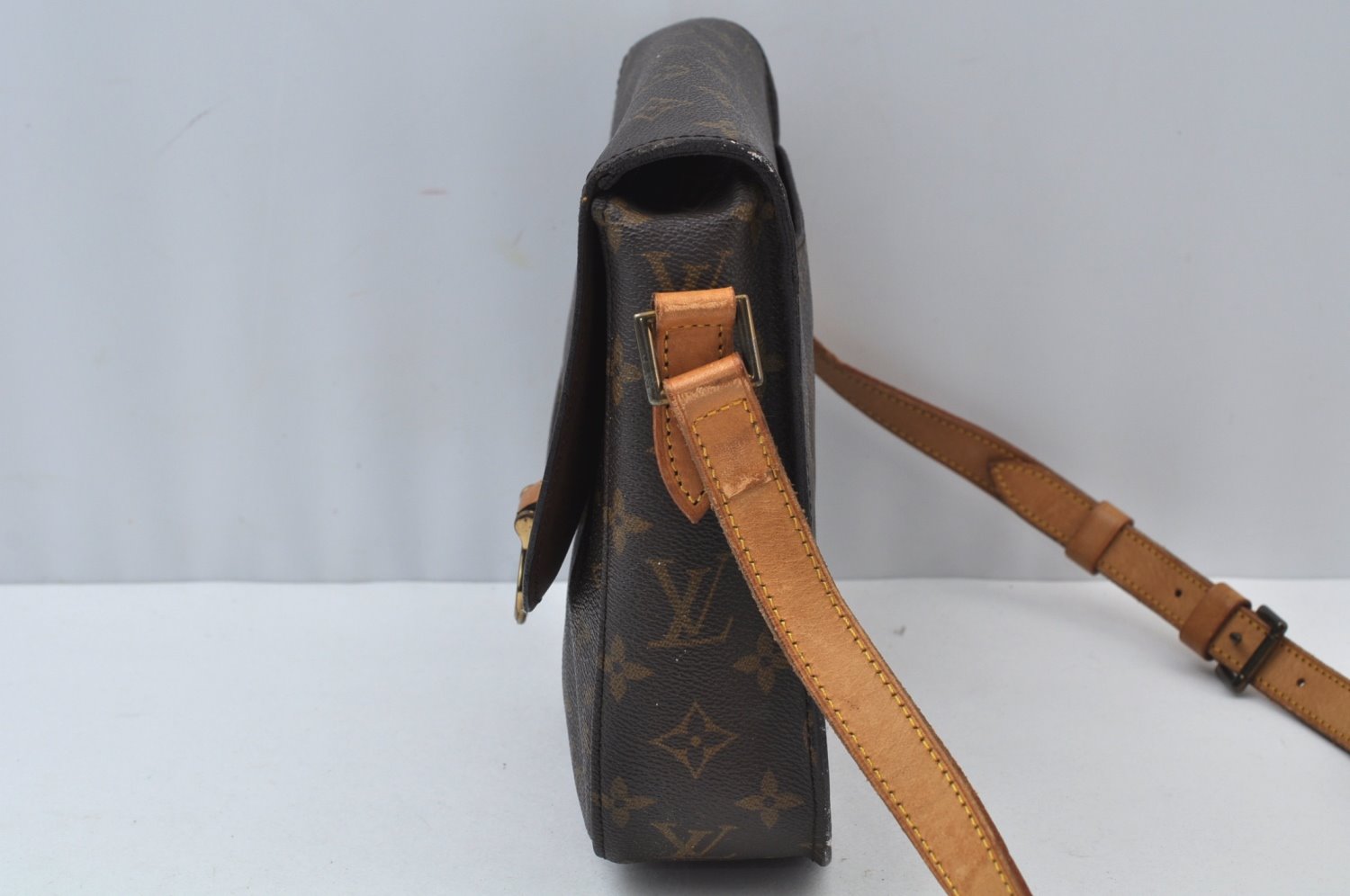 Authentic Louis Vuitton Monogram Saint Cloud GM M51242 Shoulder Cross Bag 3828H
