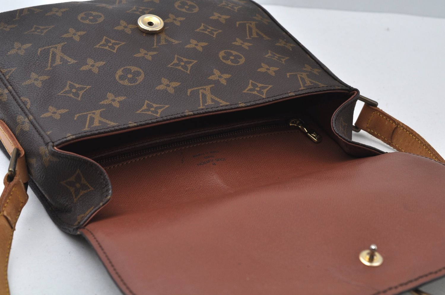Authentic Louis Vuitton Monogram Saint Cloud GM M51242 Shoulder Cross Bag 3828H