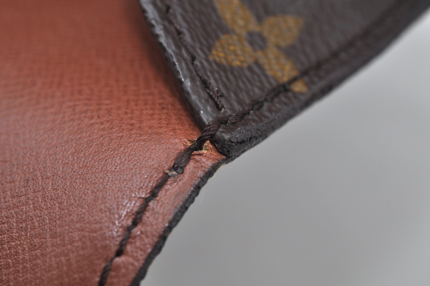 Authentic Louis Vuitton Monogram Saint Cloud GM M51242 Shoulder Cross Bag 3828H