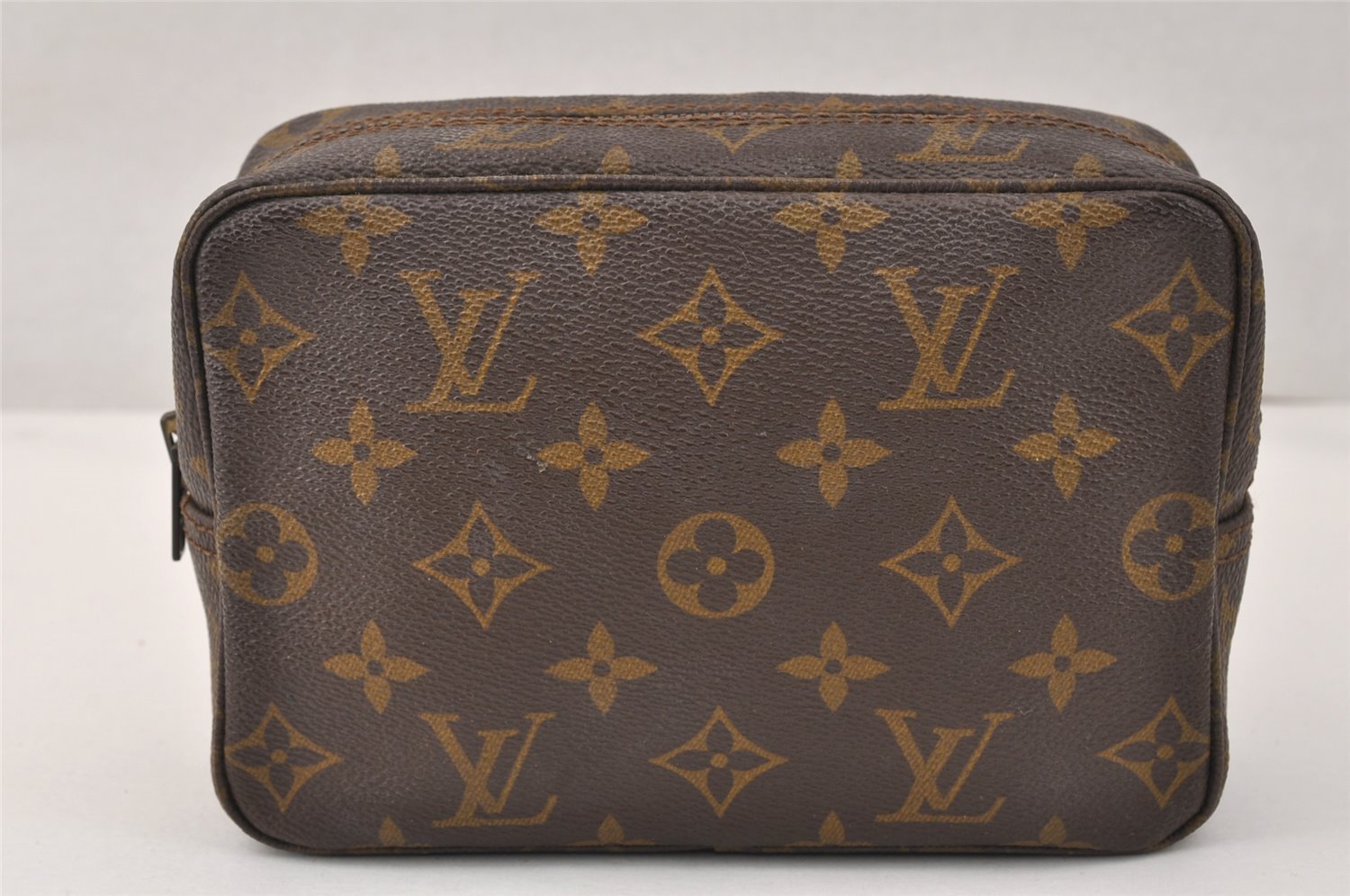 Auth Louis Vuitton Monogram Trousse Toilette 18 Clutch Hand Bag Old Model 3829K