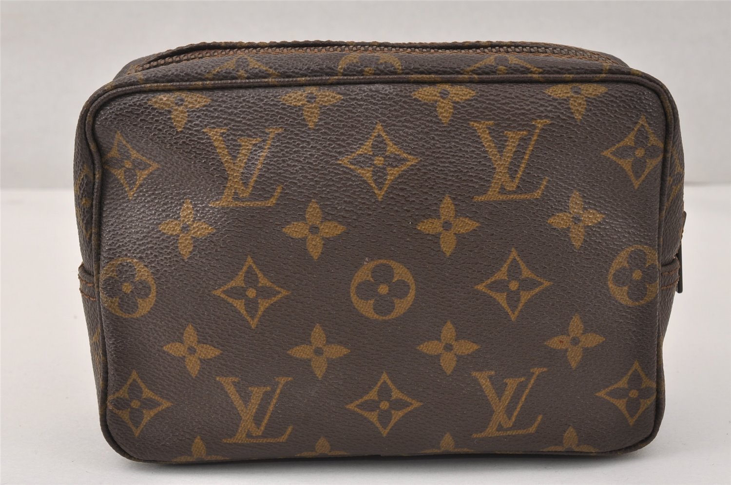 Auth Louis Vuitton Monogram Trousse Toilette 18 Clutch Hand Bag Old Model 3829K