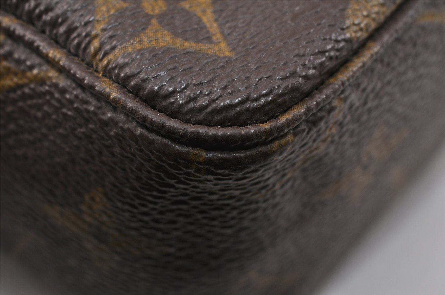 Auth Louis Vuitton Monogram Trousse Toilette 18 Clutch Hand Bag Old Model 3829K