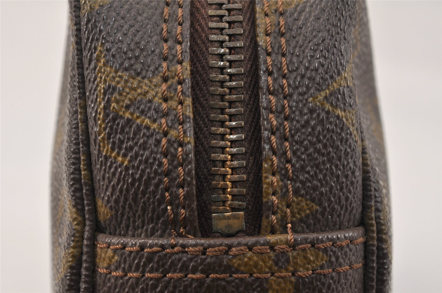 Auth Louis Vuitton Monogram Trousse Toilette 18 Clutch Hand Bag Old Model 3829K