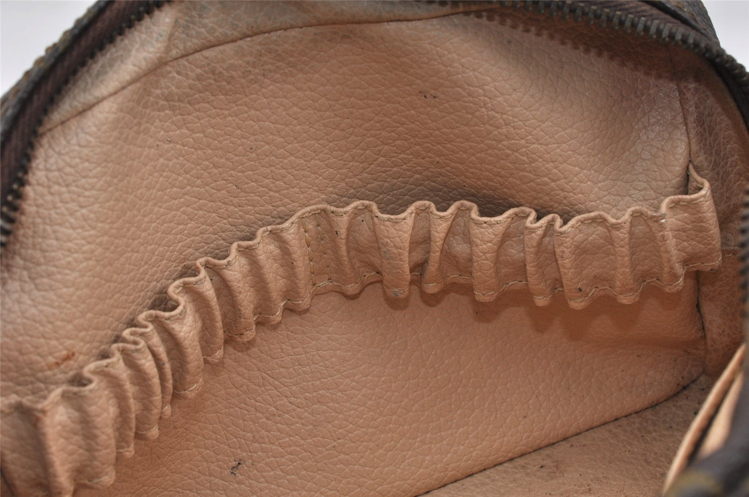 Auth Louis Vuitton Monogram Trousse Toilette 18 Clutch Hand Bag Old Model 3829K