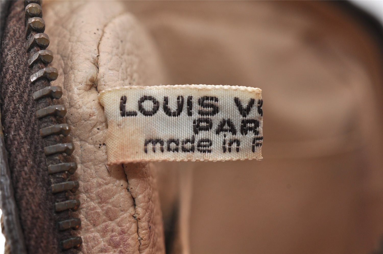 Auth Louis Vuitton Monogram Trousse Toilette 18 Clutch Hand Bag Old Model 3829K