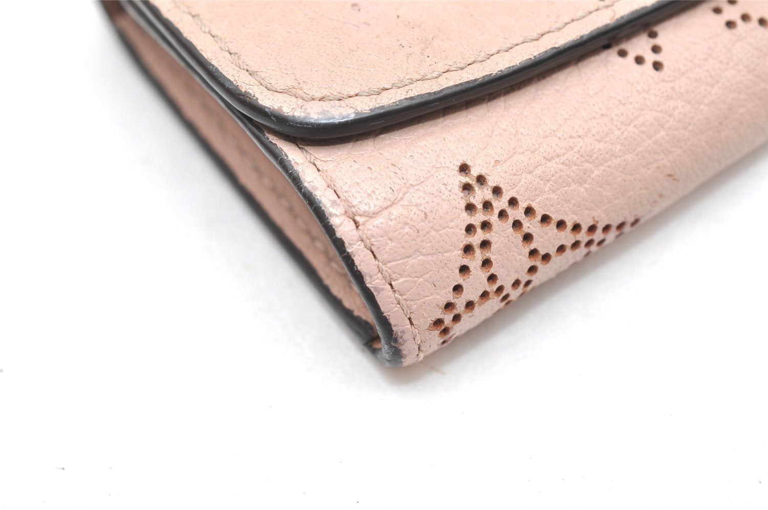 Authentic Louis Vuitton Mahina Multicles 4 Four Hooks Key Case M64056 Pink 3838K