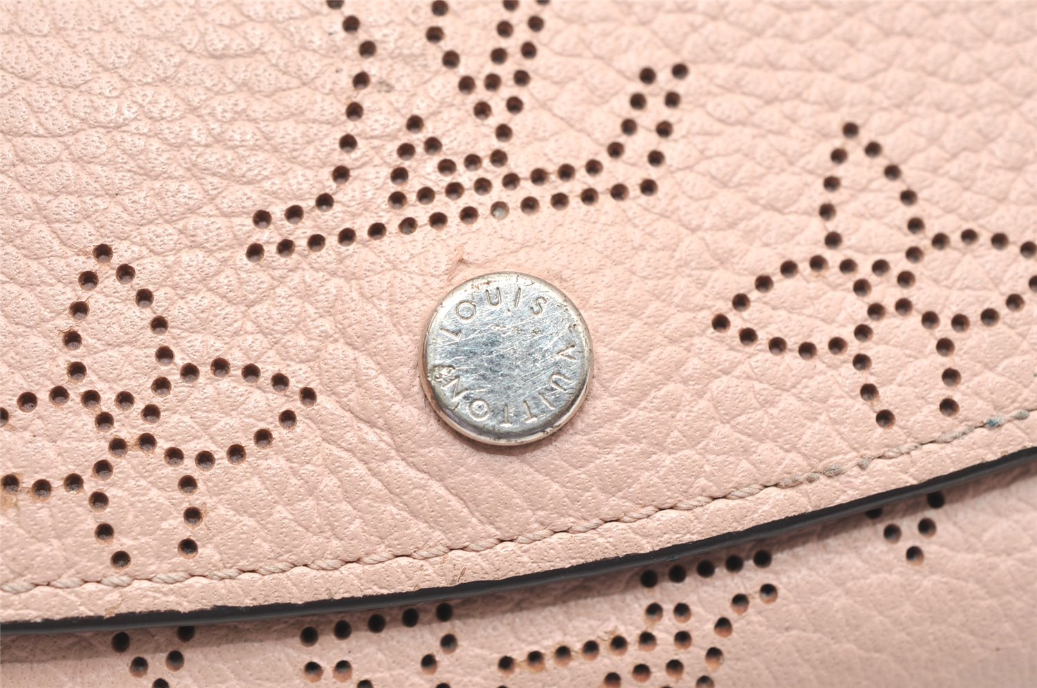 Authentic Louis Vuitton Mahina Multicles 4 Four Hooks Key Case M64056 Pink 3838K