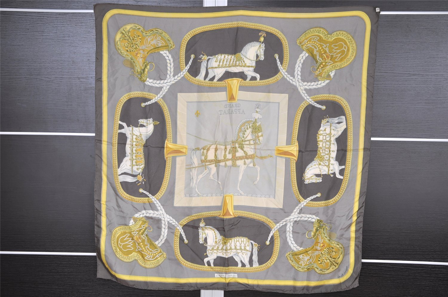 Authentic HERMES Carre 90 Scarf 