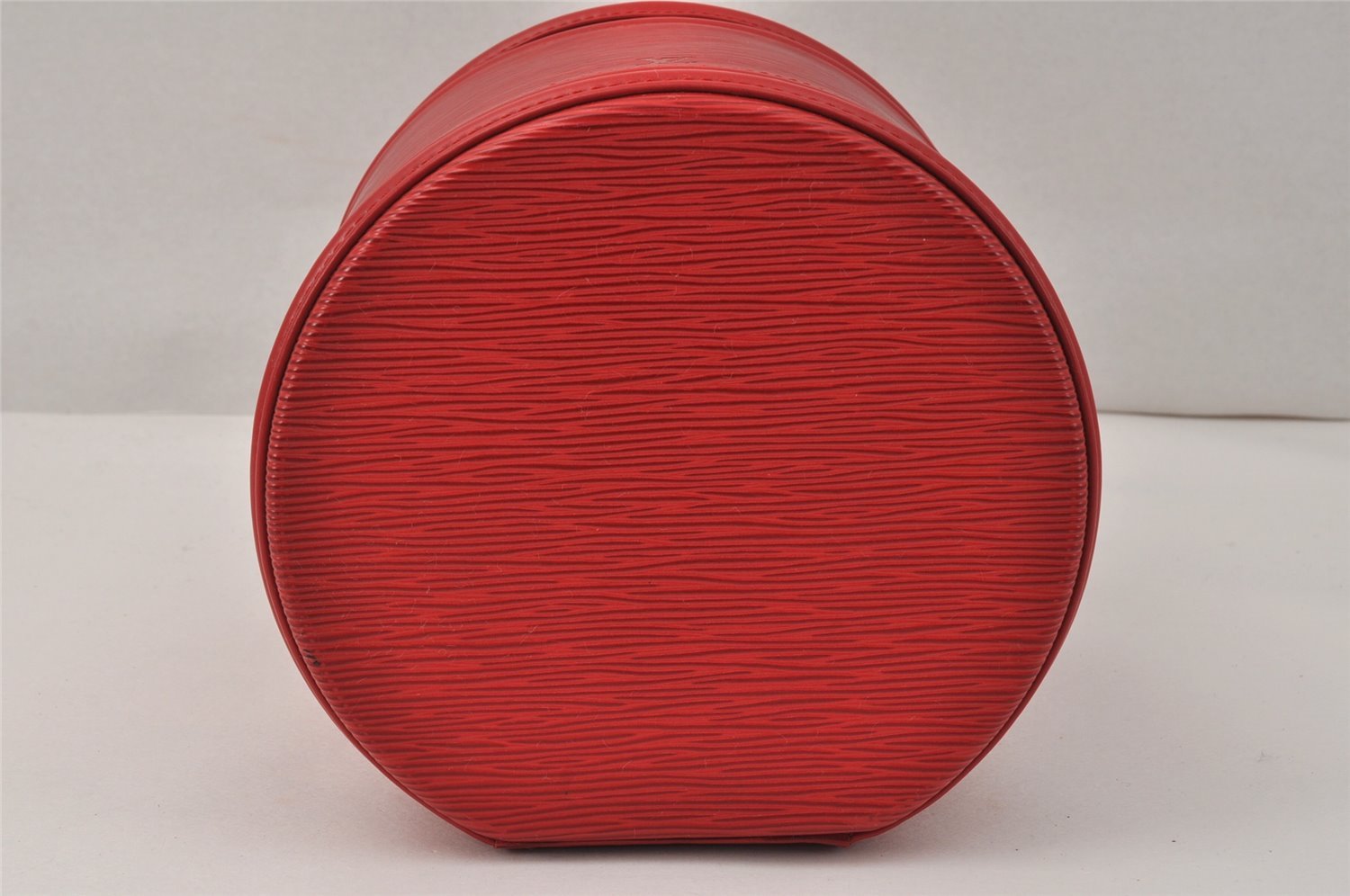 Authentic Louis Vuitton Epi Cannes Red Cosmetic Hand Bag Purse M48037 LV 3862K