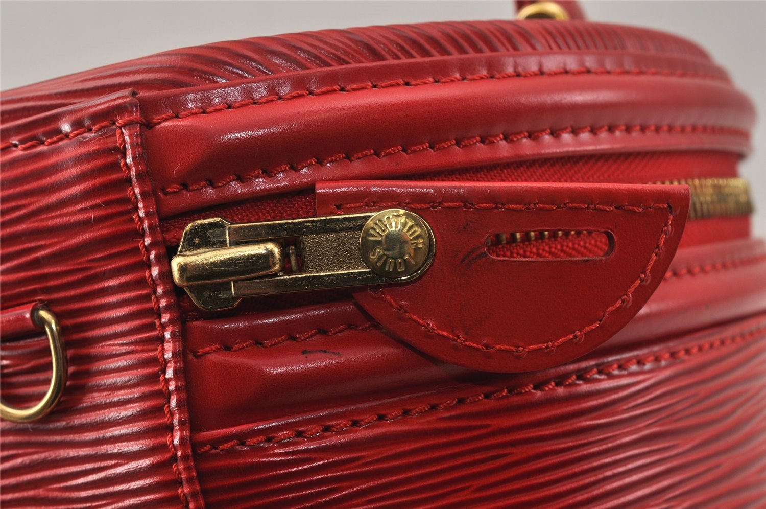 Authentic Louis Vuitton Epi Cannes Red Cosmetic Hand Bag Purse M48037 LV 3862K