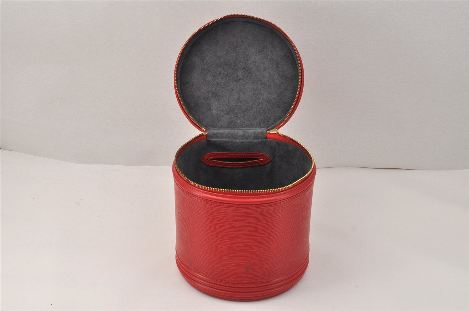 Authentic Louis Vuitton Epi Cannes Red Cosmetic Hand Bag Purse M48037 LV 3862K